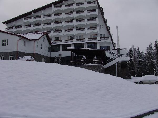Hotel Pestera 3 stele, Moroeni, Romania